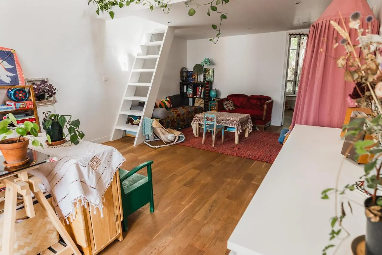 Bright Atypical Duplex In Menilmontant