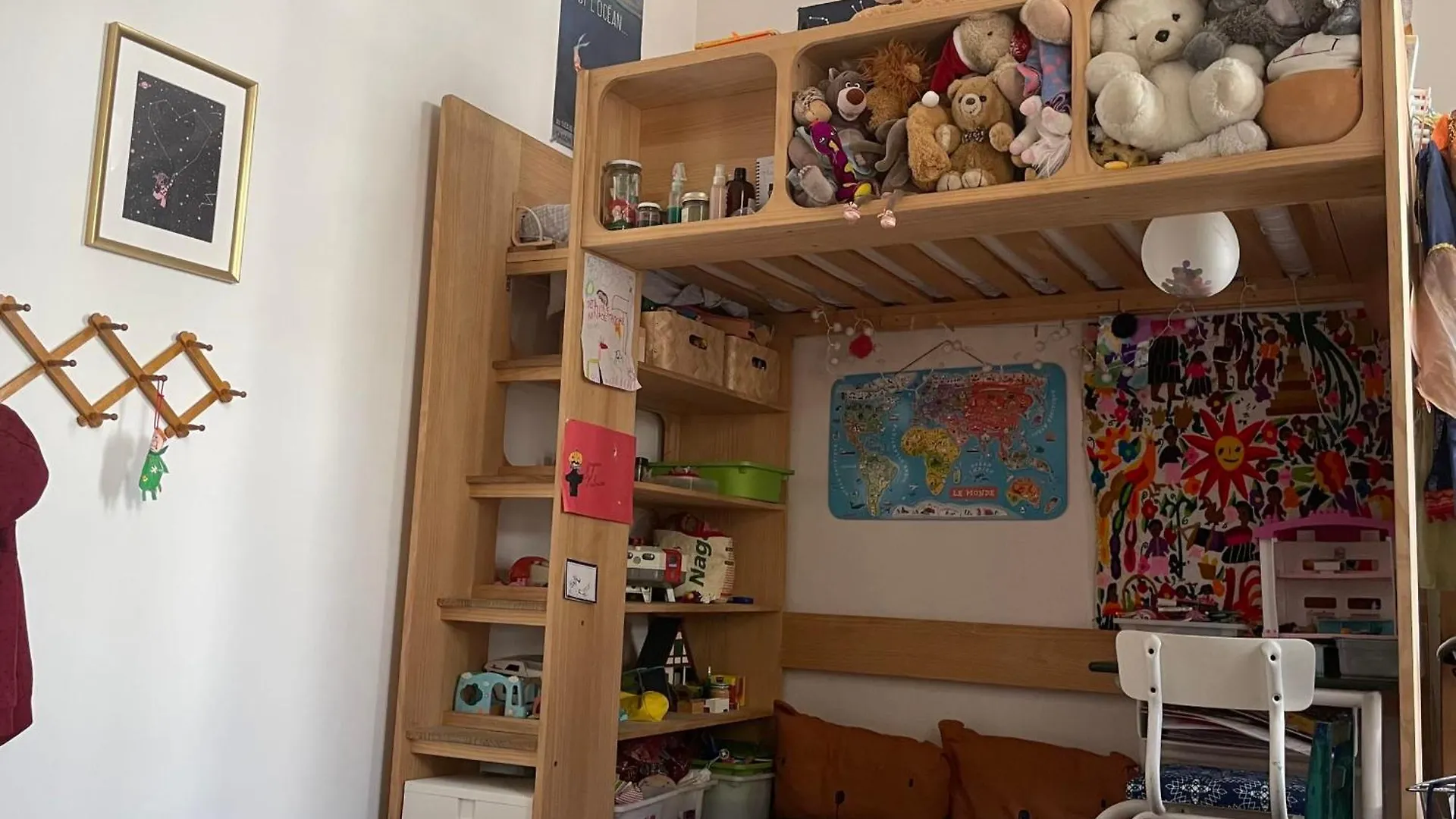 Bright Atypical Duplex In Menilmontant * Paris